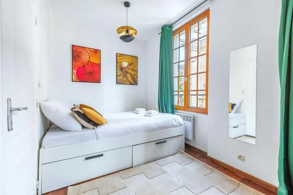 Apartment Studio Intimiste Au Coeur Du Marais Historique Paris